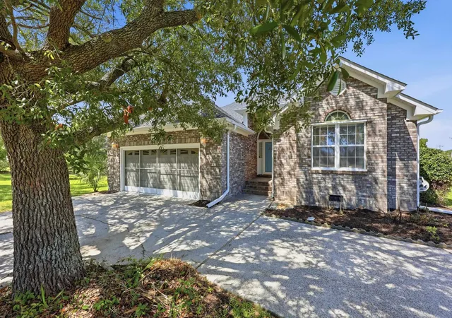 Photo 1 of Single family home for sale at 4172 Fairway Dr, Little River, SC 29566 | MLS# 2622389 | Listing updated on 2026-10-01