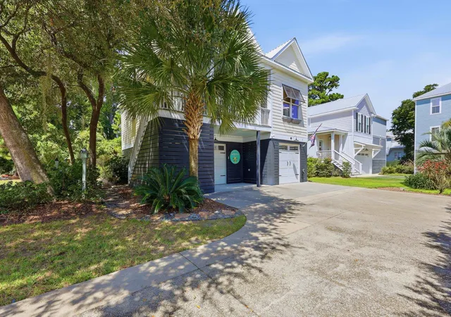 Photo 2 of Single family home for sale at 35 Oyster Pearl Ct, Pawleys Island, SC 29585 | MLS# 2622401 | Listing updated on 2026-09-14