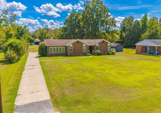 Photo 3 of Sale Pending at 302 Cleveland St, Mullins, SC 29574 | MLS# 2622420 | Listing updated on 2026-09-25