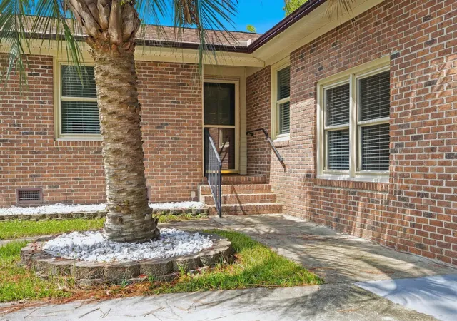 Photo 3 of Single family home for sale at 3916 Quail Cir, Myrtle Beach, SC 29579 | MLS# 2622461 | Listing updated on 2026-09-14