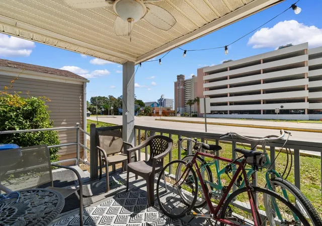 Photo 4 of House for sale at 401 28th Avenue S, North Myrtle Beach, SC 29582 | MLS# 2622510 | Listing updated on 2026-09-11