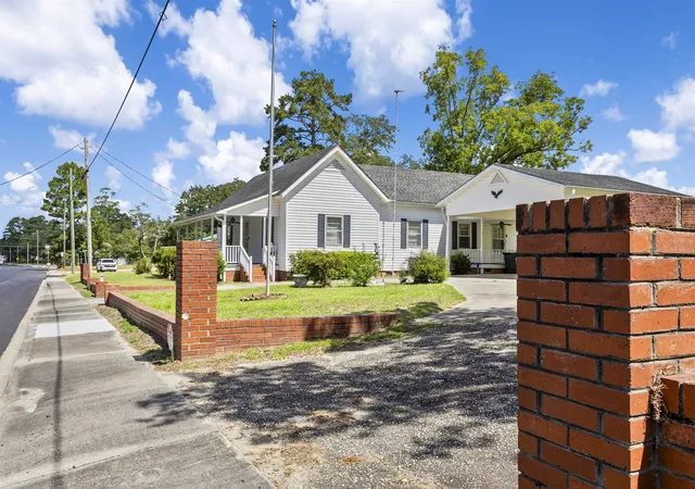 Photo 2 of Single family home for sale at 603 S Main St, Lake View, SC 29563 | MLS# 2622585 | Listing updated on 2026-09-12