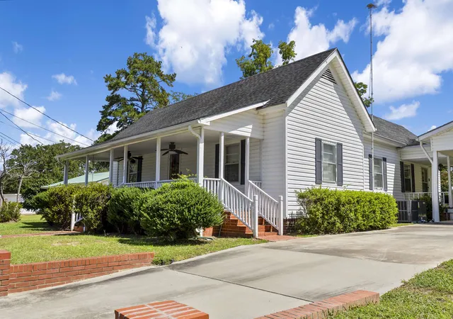 Photo 2 of Single family home for sale at 603 S Main St, Lake View, SC 29563 | MLS# 2622585 | Listing updated on 2026-09-12