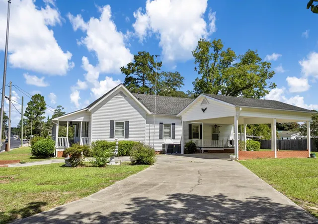 Photo 3 of Single family home for sale at 603 S Main St, Lake View, SC 29563 | MLS# 2622585 | Listing updated on 2026-09-12