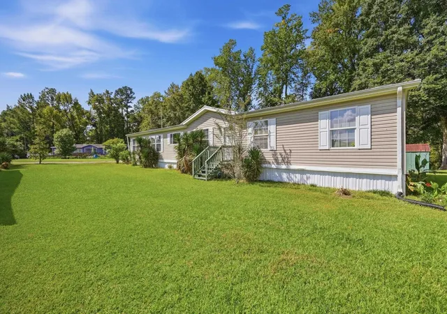 Photo 2 of Sale Pending at 4975 Murray Johnson Rd, Conway, SC 29526 | MLS# 2622621 | Listing updated on 2026-09-28