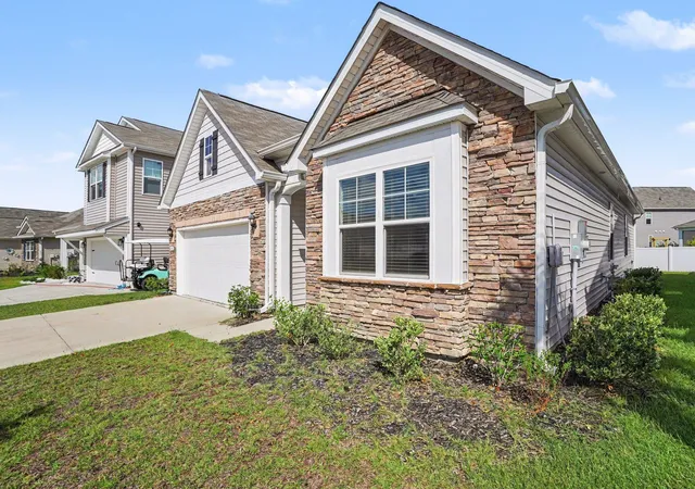 Photo 3 of Single family home for sale at 490 Calhoun Dr, Myrtle Beach, SC 29577 | MLS# 2622678 | Listing updated on 2026-09-14