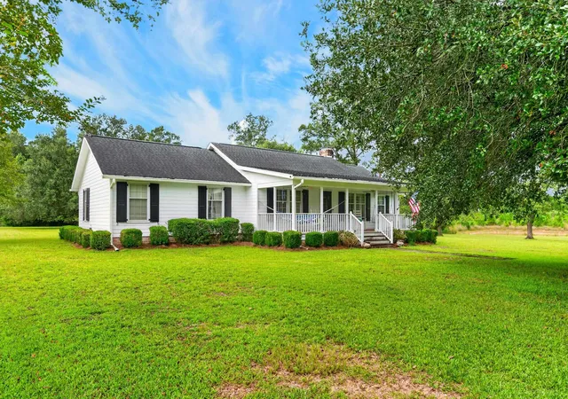 Photo 2 of Single family home for sale at 8812 Thurgood Marshall Hwy, Andrews, SC 29510 | MLS# 2622724 | Listing updated on 2026-09-16