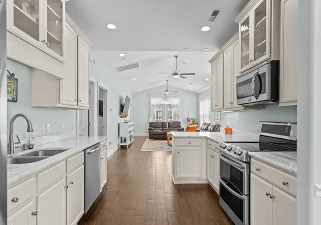 Photo 3 of Single family home for sale at 728 Ashland Ave, North Myrtle Beach, SC 29582 | MLS# 2624989 | Listing updated on 2026-10-22