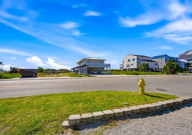 Photo 4 of Condo for sale at 202 28th Avenue N #2, North Myrtle Beach, SC 29582 | MLS# 2625757 | Listing updated on 2026-10-21