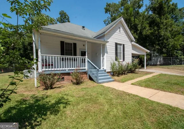 Photo 1 of Single family home for sale at 20 Wilson St, Manchester, GA 31816 | MLS# 10840239 | Listing updated on 2026-10-05