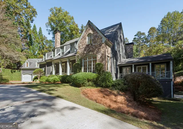 Photo 2 of Single family home for sale at 4065 Beechwood Dr NW, Atlanta, GA 30327 | MLS# 10879395 | Listing updated on 2026-10-28