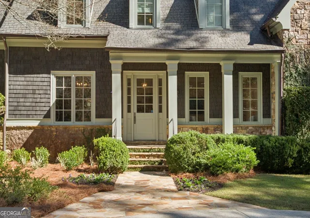 Photo 3 of Single family home for sale at 4065 Beechwood Dr NW, Atlanta, GA 30327 | MLS# 10879395 | Listing updated on 2026-10-28