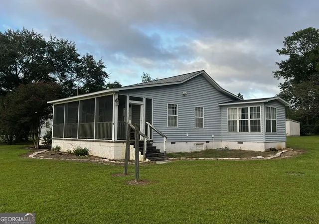 Photo 2 of Sale Pending at 1693 E Lake Dr, Screven, GA 31560 | MLS# 10844684 | Listing updated on 2026-09-24