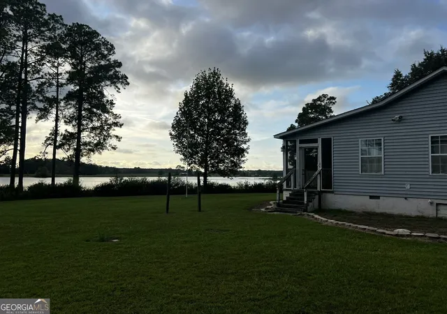 Photo 4 of Sale Pending at 1693 E Lake Dr, Screven, GA 31560 | MLS# 10844684 | Listing updated on 2026-09-24