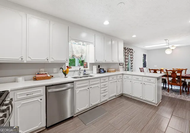 Photo 4 of Single family home for sale at 426 Green Ridge Rd, Cartersville, GA 30120 | MLS# 10852155 | Listing updated on 2026-10-08