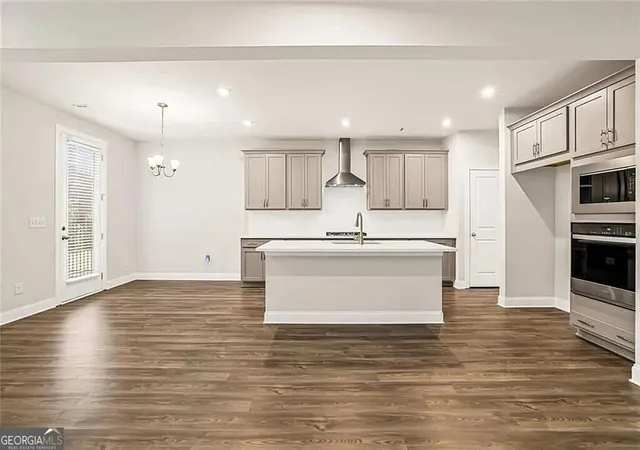 Photo 3 of Single family home for sale at 639 Tigers Eye Ter, Kennesaw, GA 30144 | MLS# 10839235 | Listing updated on 2026-09-13