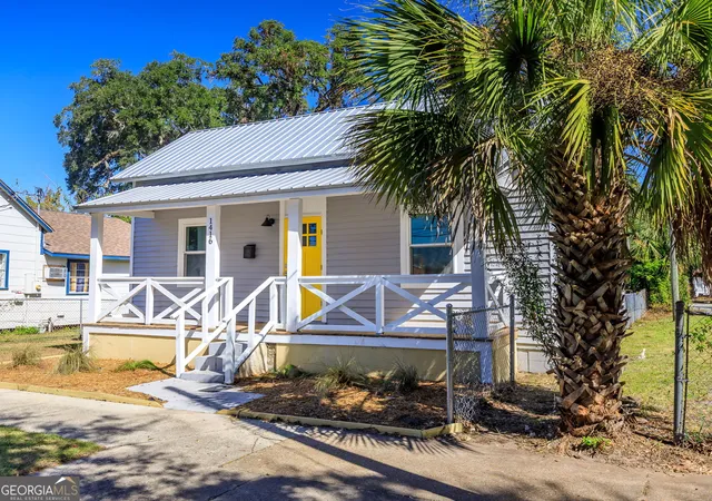 Photo 3 of Single family home for sale at 1416 Albany St, Brunswick, GA 31520 | MLS# 10880581 | Listing updated on 2026-10-29