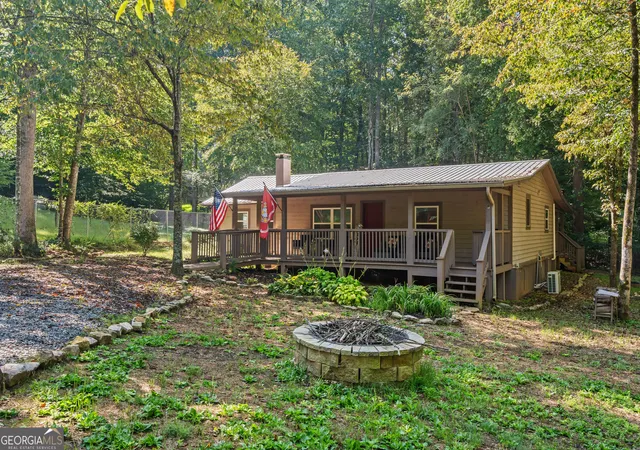 Photo 2 of Single family home for sale at 4326 White Oak Dr, Hiawassee, GA 30546 | MLS# 10849373 | Listing updated on 2026-10-02