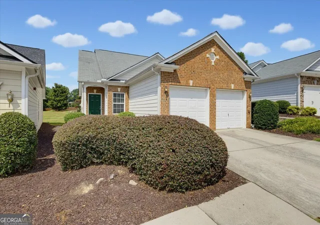 Photo 3 of Single family home for sale at 2090 Appaloosa Way, Conyers, GA 30012 | MLS# 10846910 | Listing updated on 2026-10-05