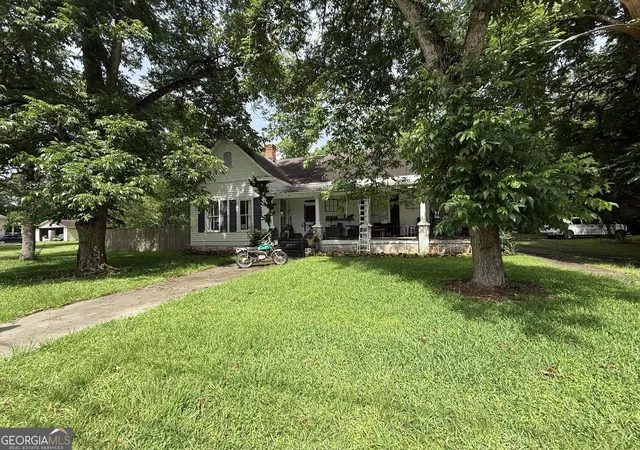 Photo 2 of Single family home for sale at 121 S Bailey Ave, Leslie, GA 31764 | MLS# 10842861 | Listing updated on 2026-09-23