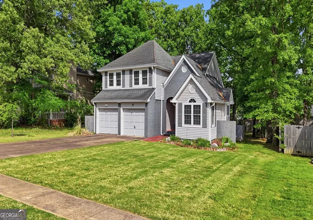Photo 1 of Single family home for sale at 2418 Charleston Sq, Chattanooga, TN 37421 | MLS# 10840435 | Listing updated on 2026-09-18