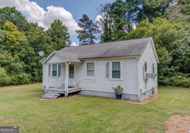 Photo 2 of Single family home for sale at 2854 Centerville Hwy, Snellville, GA 30078 | MLS# 10841021 | Listing updated on 2026-09-19