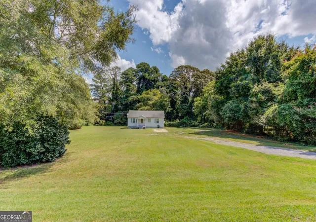 Photo 4 of Single family home for sale at 2854 Centerville Hwy, Snellville, GA 30078 | MLS# 10841021 | Listing updated on 2026-09-19