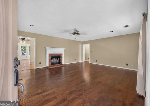 Photo 3 of Single family home for sale at 138 Lakeshore Cir NE, Milledgeville, GA 31061 | MLS# 10840934 | Listing updated on 2026-09-19