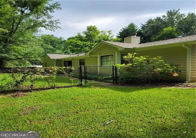 Photo 3 of Single family home for sale at 881 June Ct, Jonesboro, GA 30238 | MLS# 10840473 | Listing updated on 2026-09-18