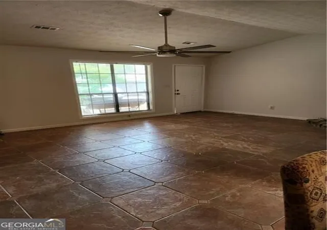 Photo 4 of Single family home for sale at 881 June Ct, Jonesboro, GA 30238 | MLS# 10840473 | Listing updated on 2026-09-18