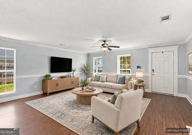 Photo 2 of Single family home for sale at 215 Guyett Ave, Hinesville, GA 31313 | MLS# 10880045 | Listing updated on 2026-10-27