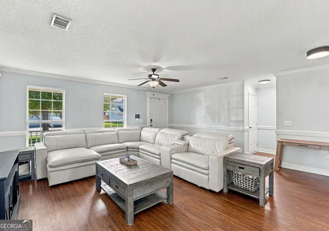 Photo 3 of Single family home for sale at 215 Guyett Ave, Hinesville, GA 31313 | MLS# 10880045 | Listing updated on 2026-10-27