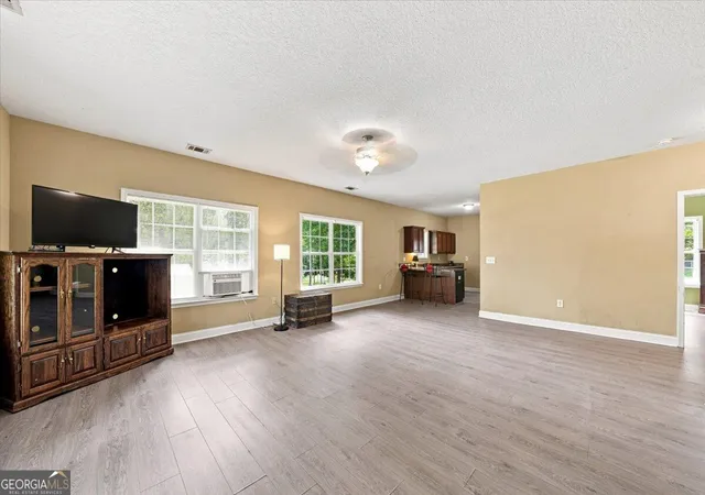 Photo 4 of Single family home for sale at 215 Hallie Ln, Macon, GA 31211 | MLS# 10838830 | Listing updated on 2026-09-16