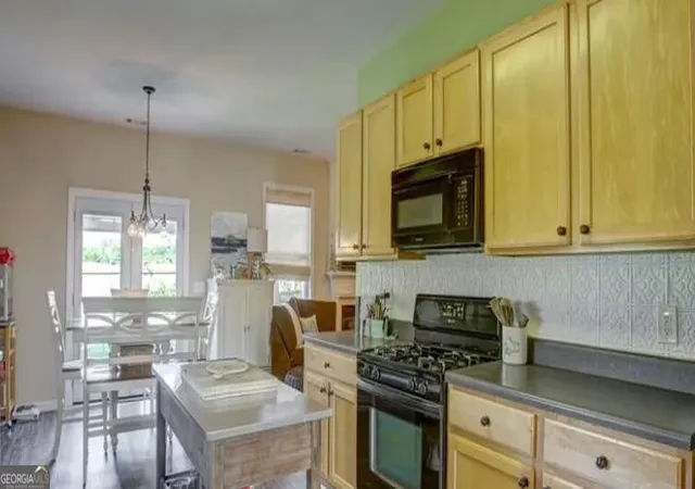 Photo 3 of Single family home for sale at 607 Wiley Ct, Canton, GA 30115 | MLS# 10843022 | Listing updated on 2026-09-10