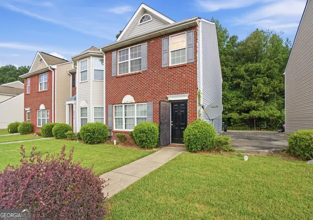 Photo 3 of Townhouse for sale at 8260 Oakley Cir # 2, Union City, GA 30291 | MLS# 10848063 | Listing updated on 2026-10-03