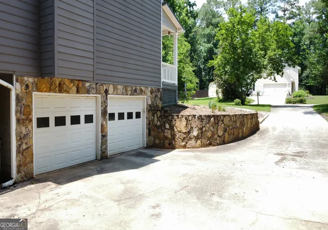 Photo 3 of Single family home for sale at 208 Melrah Hl, Peachtree City, GA 30269 | MLS# 10849177 | Listing updated on 2026-10-02