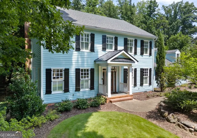 Photo 3 of Single family home for sale at 965 Hickory Oak Holw, Roswell, GA 30075 | MLS# 10847759 | Listing updated on 2026-10-04