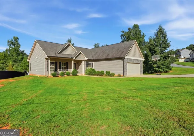 Photo 2 of Single family home for sale at 161 White Crk Dr, Rockmart, GA 30153 | MLS# 10850539 | Listing updated on 2026-10-05