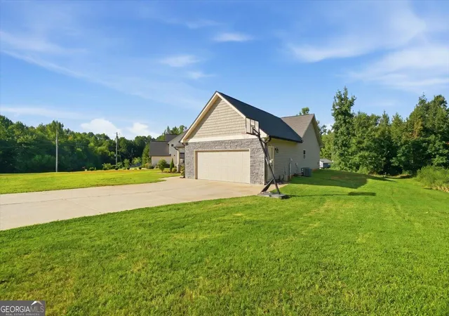 Photo 4 of Single family home for sale at 161 White Crk Dr, Rockmart, GA 30153 | MLS# 10850539 | Listing updated on 2026-10-05