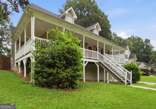 Photo 4 of Single family home for sale at 221 Glen Ridge Dr, Villa Rica, GA 30180 | MLS# 10845797 | Listing updated on 2026-10-31