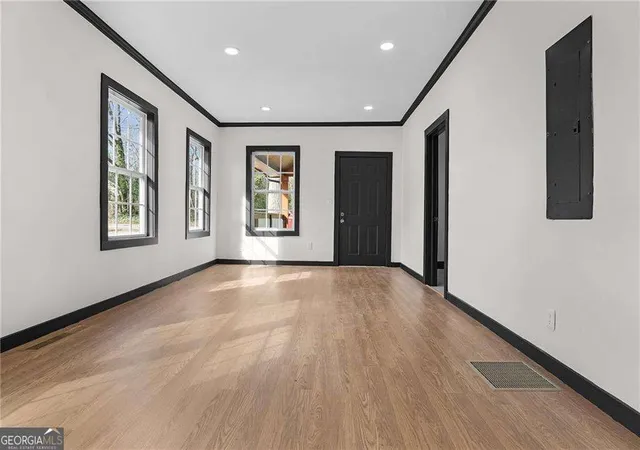 Photo 3 of Single family home for sale at 391 S Bend Ave Se, Atlanta, GA 30315 | MLS# 10837543 | Listing updated on 2026-09-22