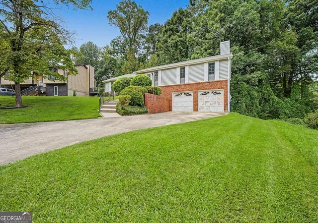 Photo 1 of Single family home for sale at 2847 Kathryn Cir SW, Atlanta, GA 30331 | MLS# 10853651 | Listing updated on 2026-10-09