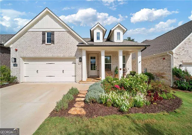 Photo 1 of Single family home for sale at 318 Carriage Glen Ln, Woodstock, GA 30188 | MLS# 10844721 | Listing updated on 2026-09-23