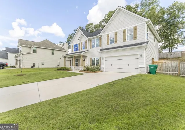 Photo 3 of Single family home for sale at 650 Mccarley Downs Dr, Bonaire, GA 31005 | MLS# 10843973 | Listing updated on 2026-09-24