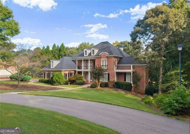Single family home for sale at 2040 Tee Dr, Braselton, GA 30517 | MLS# 10851714