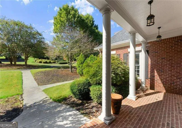 Photo 2 of Single family home for sale at 2040 Tee Dr, Braselton, GA 30517 | MLS# 10851714 | Listing updated on 2026-10-09