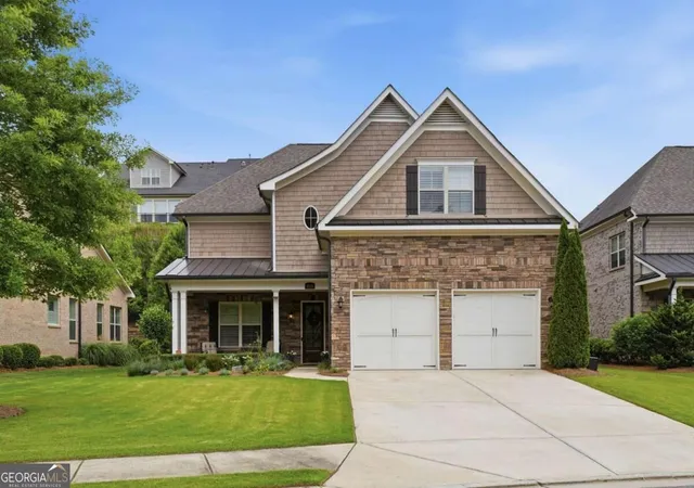 Photo 2 of Single family home for sale at 5925 Overlook Clb Cir, Suwanee, GA 30024 | MLS# 10847901 | Listing updated on 2026-10-01