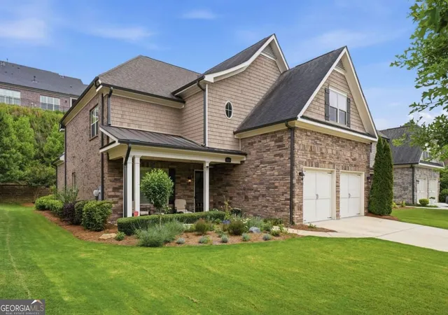 Photo 3 of Single family home for sale at 5925 Overlook Clb Cir, Suwanee, GA 30024 | MLS# 10847901 | Listing updated on 2026-10-01
