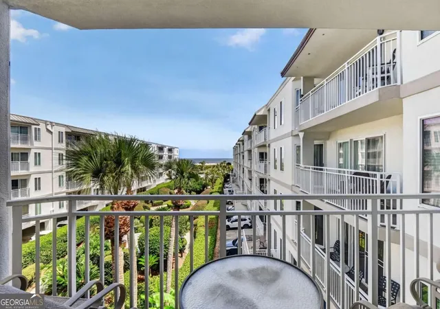 Listing Photo 1 - Condo for sale in building located at 1440 Ocean Blvd, St. Simons, GA 31522 - Unit #321