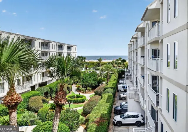 Listing Photo 2 - Condo for sale in building located at 1440 Ocean Blvd, St. Simons, GA 31522 - Unit #321